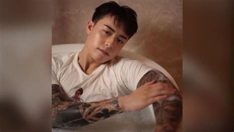 titus low leak|OnlyFans Star Jailed For Uploading Obscene Photos,。